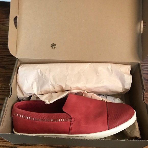 New Olukai Alohi Slip-ons - Picture 2 of 5